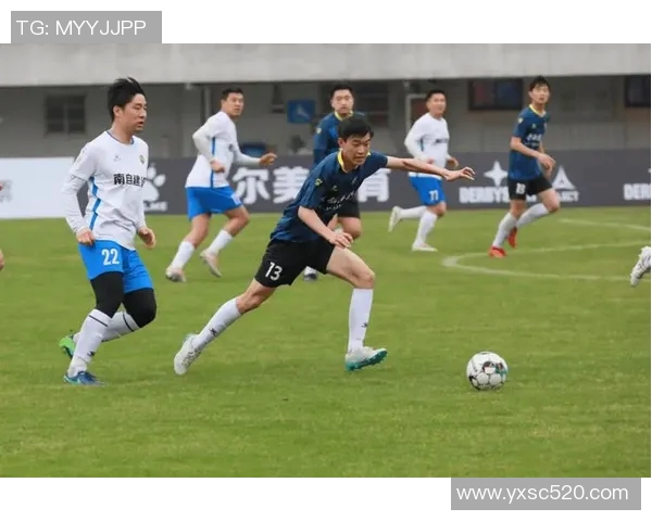 踢球技巧卓越的足球明星们展现风采与实力的精彩瞬间